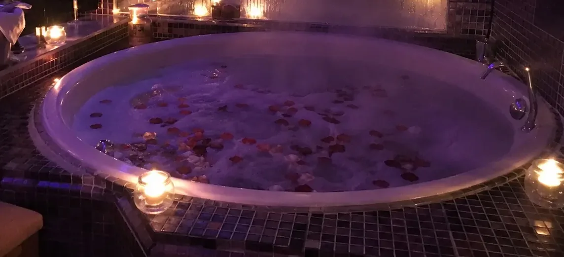 Jakuzili vip oda — Lila Spa, Esenler misafirlerine hizmet veren salon